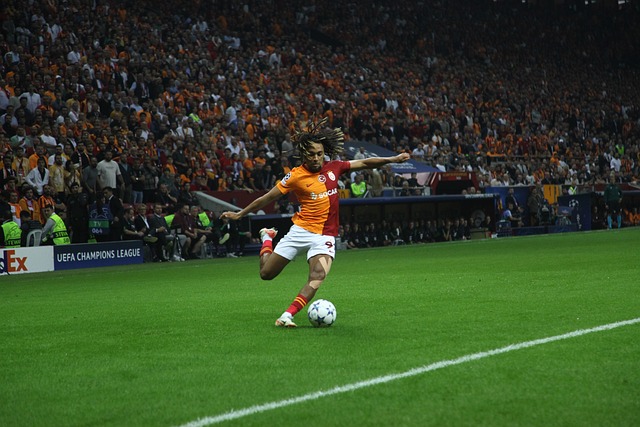 卫冕冠军再露锋芒，山东男篮已为辽篮做好嫁衣！辽篮直奔四强！.