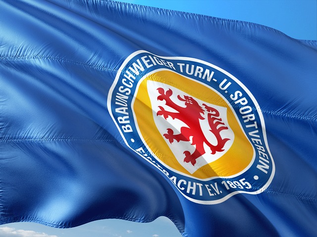 新春走基层·记者体验360行｜“欢迎来过中国年”——国门一线移民管理警察的新春身影.